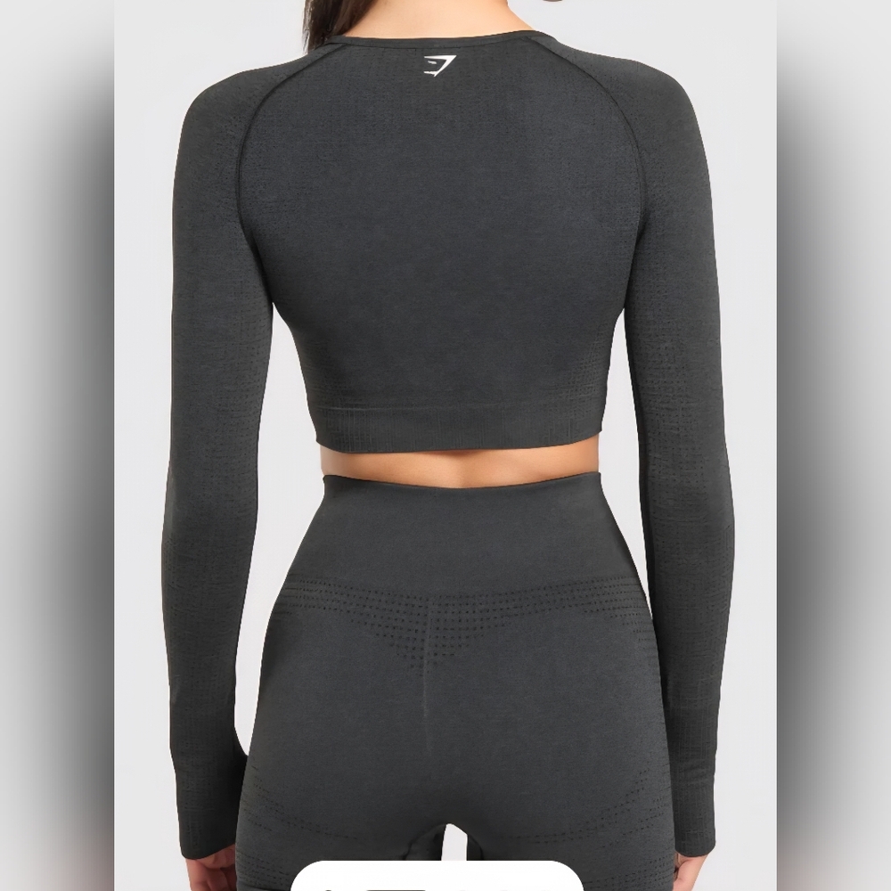 SOLD!! Gymshark Vital Seamless Brown Fitted Long Sleeve Crop Top - Picture 2 of 9